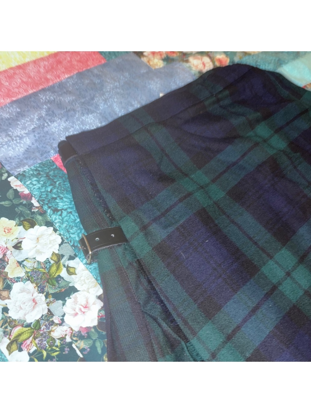 Vintage Burberrys $1750 100% Wool Pleated Tartan Skirt Made in Scotland, Size 8 - Picture 9 of 9